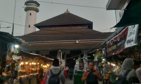 Petualangan ke Wisata Religi Masjid Sunan Ampel di Akhir Tahun