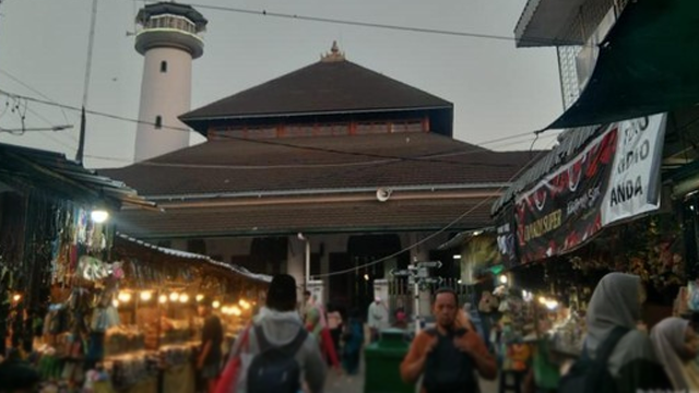 Petualangan ke Wisata Religi Masjid Sunan Ampel di Akhir Tahun